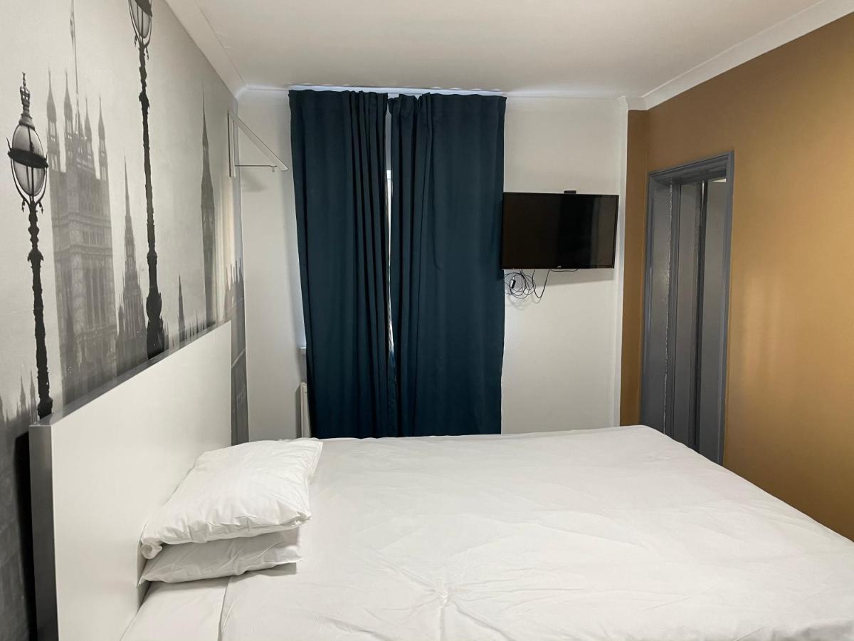 Barking Park Hotel Екстер'єр фото